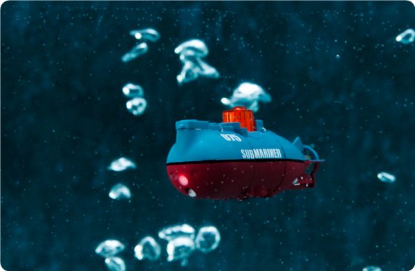 WOOW. So. So. Mini RC Submarine. (If you have a Fish-tank, you real need this Micro Submarine Toy for your Aquarium, Captain)