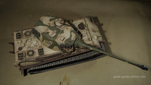 -"Most Like a Real Tank"- Drawn by model maker master "Tiger II" Scale model RC Tank ("Panzerkampfwagen Tiger Ausf. B" / "King Tiger tank" / "Tiger B" / "Sd.Kfz. 182." / "K?nigstiger tank" / "royal tiger tank" / "bengal tiger tank")