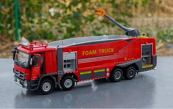 Diecast Cars, 1/50 Diecast Model Car, Mercedes Benz Actros V8 Foam Truck Scale Model Car. Fire Truck Collectible Cars, Diecast Vehicles