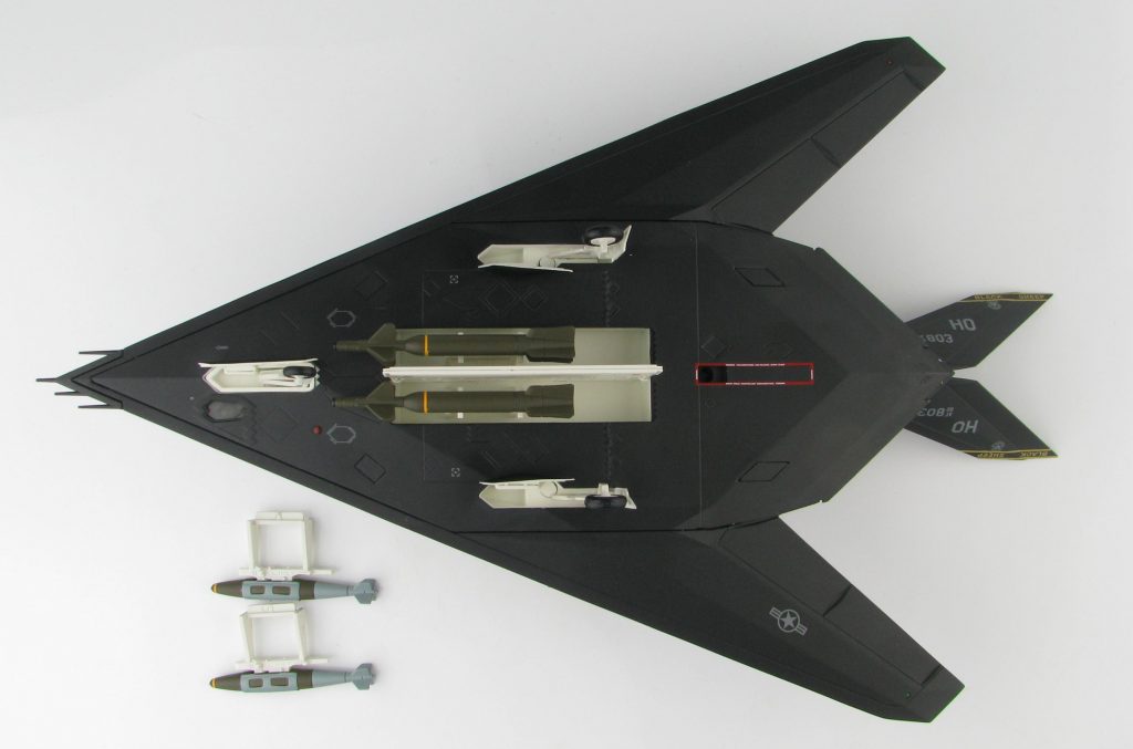 Hobby Master Collector 1/72 Air Power HA5806 Lockheed F-117A Nighthawk Stealth Attack Aircraft "Operation Allied Force" 82-803, 8th FS "Black Sheep", Kosovo War, 1999 (Military Airplanes Diecast Model, Pre-built Aircraft Scale Model)