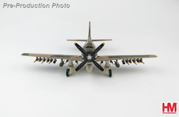 Hobby Master Collector 1/72 Air Power HA2914 United States Air Force (USAF) Douglas A-1H Skyraider Attack Aircraft, TS/53-137628, 22nd SOS, 56th SOW, South Vietnam (Military Airplanes Diecast Model, Pre built Aircraft Scale Model)