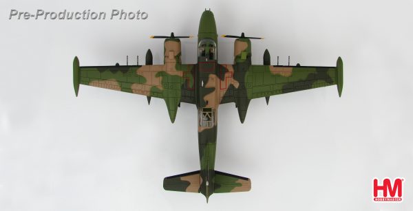 Hobby Master Collector 1/72 Air Power HA3224 Douglas B-26K Counter Invader AF64-651, 609th S.O.S., 59th S.O.W., Nakhon Phanom, Thailand 4251969. Douglas A-26 Invader light bomber and ground attack aircraft (Military Airplanes Diecast Model, Pre built Aircraft Scale Model)