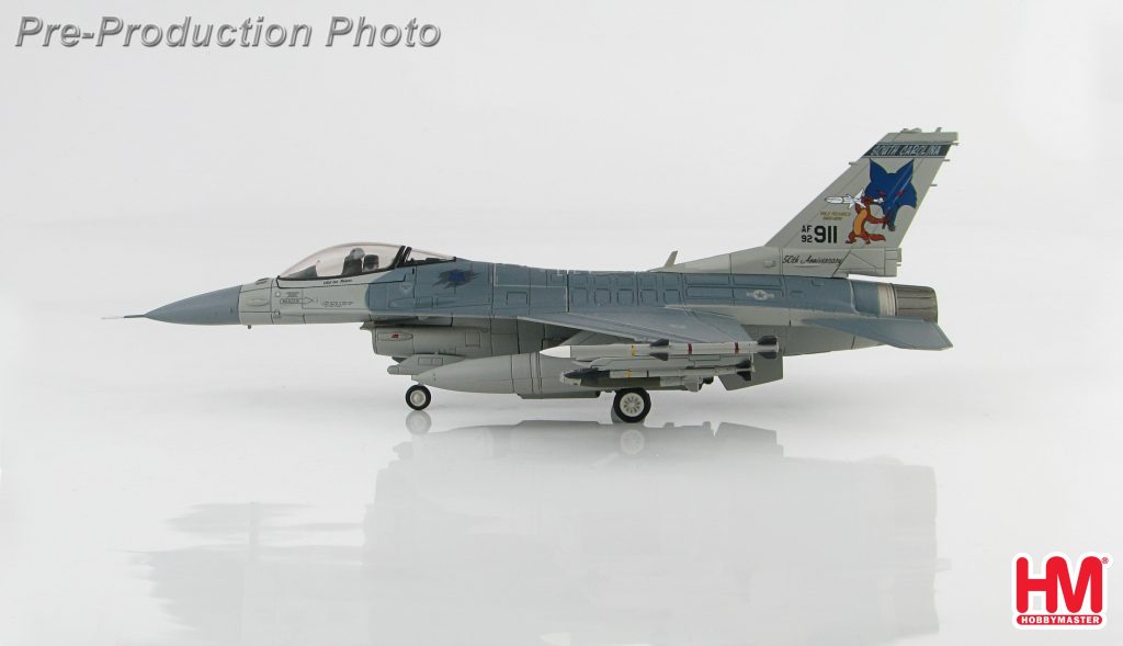 Hobby Master Collector 1/72 Air Power HA3869 United States Air Force (USAF) General Dynamics F-16 Fighting Falcon Supersonic Multirole Fighter, F-16C Block 52 92-3911, 157th FS/169th FW, South Carolina, McEntire JNGB, August 2015 (Military Airplanes Diecast Model, Pre built Aircraft Scale Model)