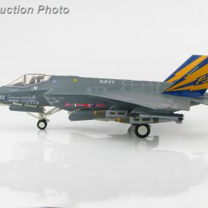 Hobby Master Collector 1/72 Air Power HA6202 U.S. Military Power Lockheed Martin F-35C Lightning II Carrier-Based Aircraft Stealth Multirole, Combat Fighter, CF-01, US Navy, 2012 (Military Airplanes Diecast Model, Pre built Aircraft Scale Model)