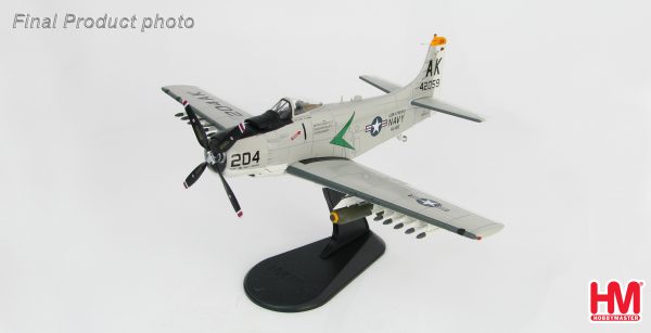 Hobby Master Collector 1/72 Air Power HA2913 Douglas A-1H Skyraider BuNo 142059 "Puff The Magic Dragon" VA-165 "Boomers" USS Intrepid, summer 1966. United States Navy Attack Aircraft (Military Airplanes Diecast Model, Pre built Aircraft Scale Model)