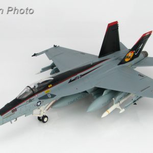 Hobby Master Collector 1/72 Air Power HA5107 McDonnell Douglas F/A-18E 166776, VFA-31, Dec 2008 "Santa CAG". United States Navy Boeing F/A-18E Super Hornet Carrier-based multirole fighter (Military Airplanes Diecast Model, Pre built Aircraft Scale Model)
