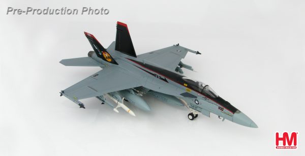 Hobby Master Collector 1/72 Air Power HA5107 McDonnell Douglas F/A-18E 166776, VFA-31, Dec 2008 "Santa CAG". United States Navy Boeing F/A-18E Super Hornet Carrier-based multirole fighter (Military Airplanes Diecast Model, Pre built Aircraft Scale Model)