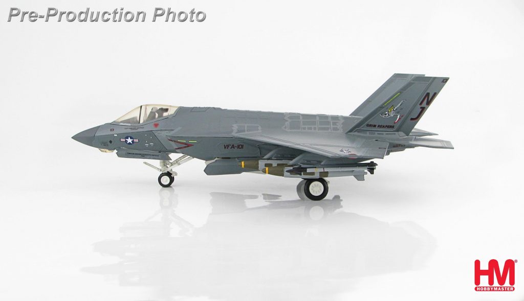 Hobby Master Collector 1/72 Air Power HA6201 U.S. Military Carrier-Based (CV/CATOBAR) Lockheed Martin F-35C 101, VFA-101 "Grim Reapers", CAG Bird, 2013, F-35 Lightning II Stealth Multirole Combat Fighter (Military Airplanes Diecast Model, Pre built Aircraft Scale Model)