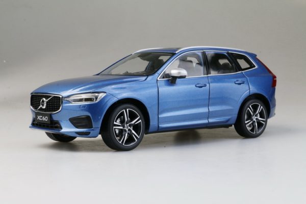 Manufacture : Volvo Scale : 1:18 Product Code: Material : Diecast Packing : Original Packing