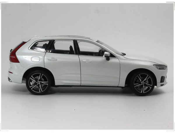 Volvo xc60 2018 2019 2020 White color 1 18 Scale Model Car Scale die-cast vehicles diecast model car collectible model car collector toy car