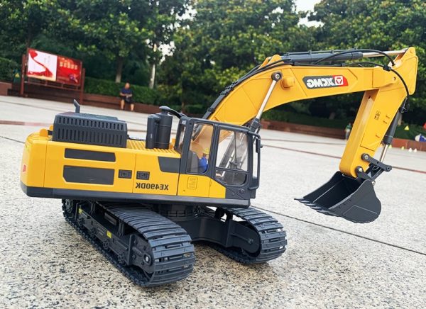 1:18 Scale XCMG XE490DK Crawler Excavator Radio Remote Control Scale Model, Child Earthwork Operations Game RC Excavator. Playing with Sand Construction Vehicles Toy, Heavy Equipment Machinery Toy