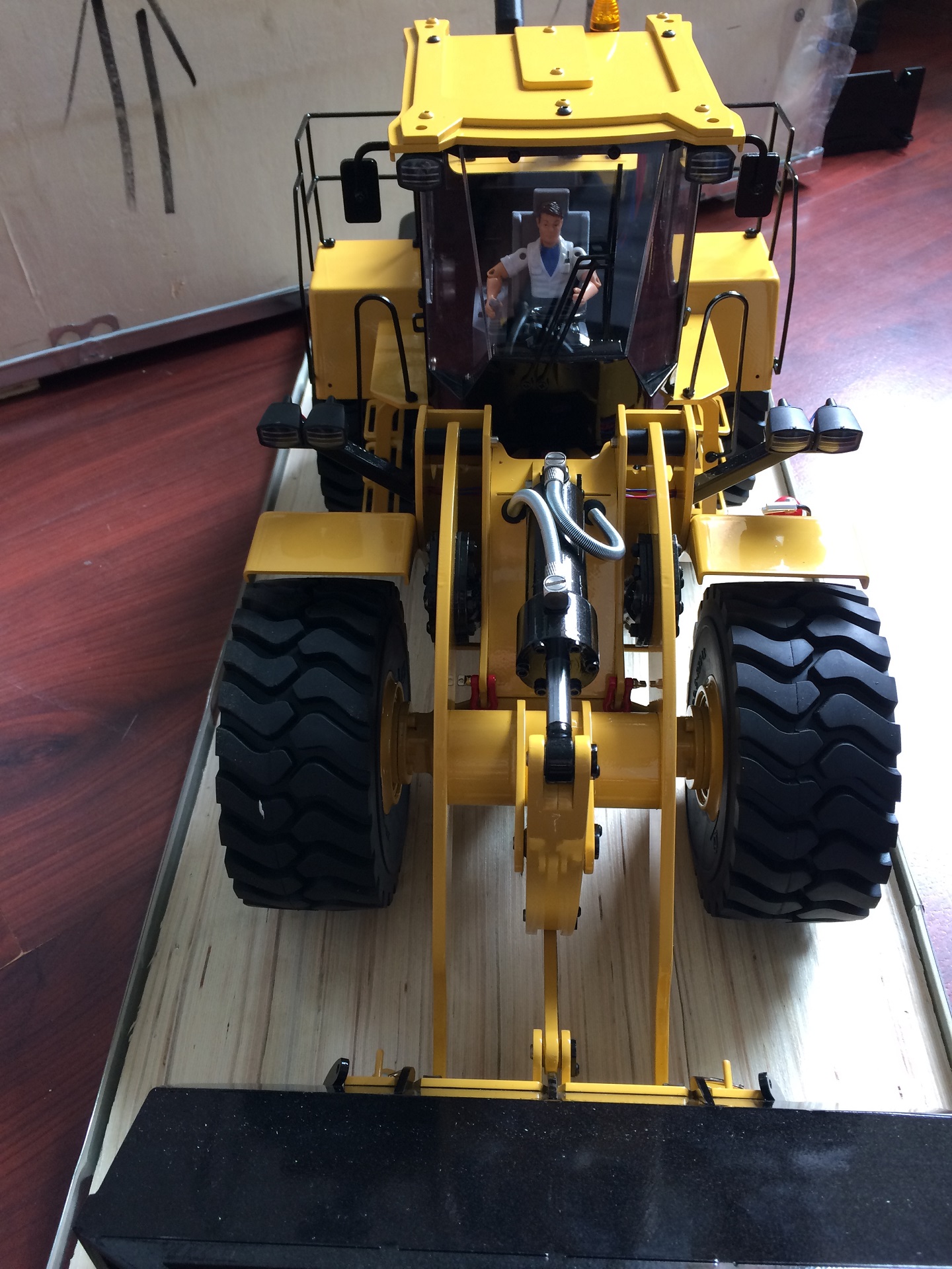 1/14 Metal Hydraulic RC Wheel Loader, Remote Control All-Metal High Quality Like Real Wheel Loader, Professional Hobbyist Models Not Toys, Large Heavy RC Construction Vehicles