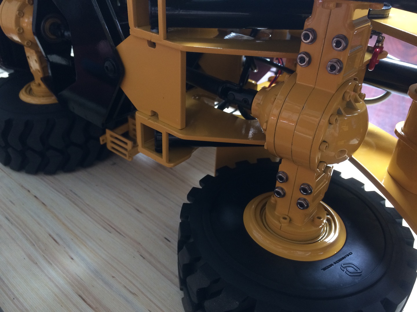 1/14 Metal Hydraulic RC Wheel Loader, Remote Control All-Metal High Quality Like Real Wheel Loader, Professional Hobbyist Models Not Toys, Large Heavy RC Construction Vehicles