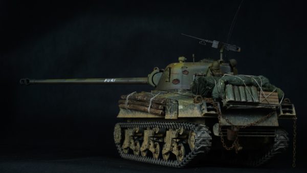 M4A3E8 SHERMAN 'FURY' RC Tank, WWII M4 Sherman Scale Model Tank Build & Weathering, M4A2 76mm HVSS Sherman RC Tank Customized Paint 7
