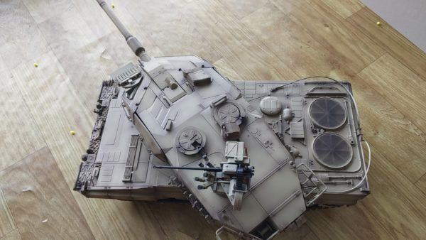 Custom Built Full Metal RC Leopard 2 / Leopard 2A6 1/16 Scale Model Main Battle Tank, With Tank Gun Stabilizer, With 200PLUS (FLW 200PLUS)  Remote weapon station. With Simulated Main Gun Combat Effectiveness Device.
