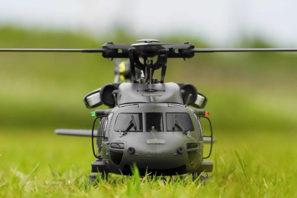 Sikorsky UH-60 Black Hawk Remote Control Helicopter, UH-60A/L Black Hawk Medium Utility Helicopter RC Scale Model, Armed BLACK HAWK Toy, Military Helicopter Toy Gift.