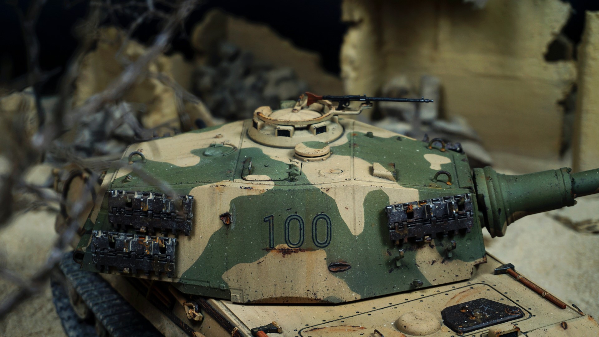 King Tiger RC Scale Model Tank Weathering, DIY Model Tank Building, Scale Model Tank Battle Damage, Rust, Excellent Detail and Aging Technique