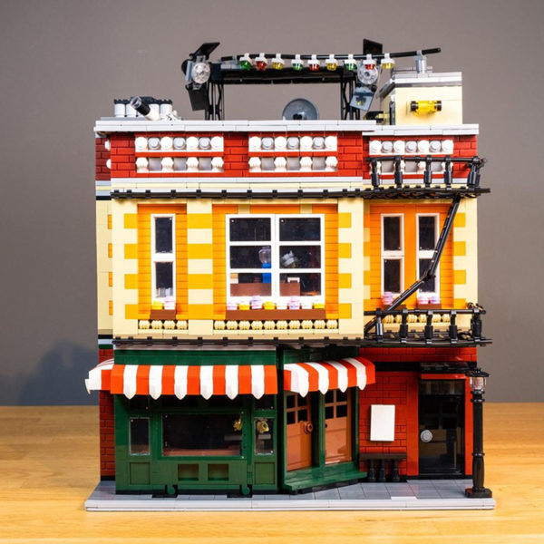 4235 PCS MOC Friends The Big Bang Theory Central Cafe Building Street Scene Model Assembled Building Blocks Toys - Image 4