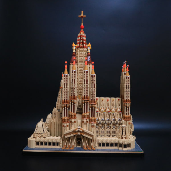 10055 PCS MOC building blocks toys Barcelona Sagrada Familia Cathedral Gothic architecture - Image 4