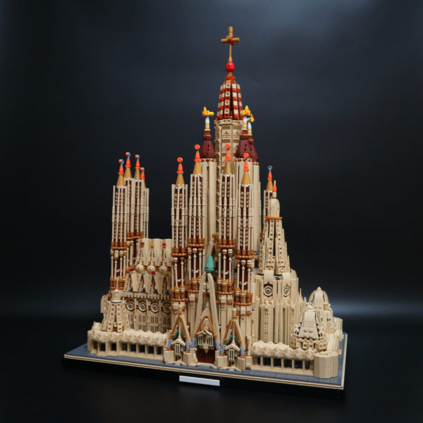 10055 PCS MOC building blocks toys Barcelona Sagrada Familia Cathedral Gothic architecture - Image 3